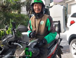 Antara Aku, Abang Ojek dan Papan Iklan