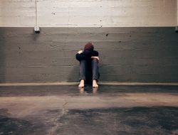 4 Cara Mengatasi Depresi