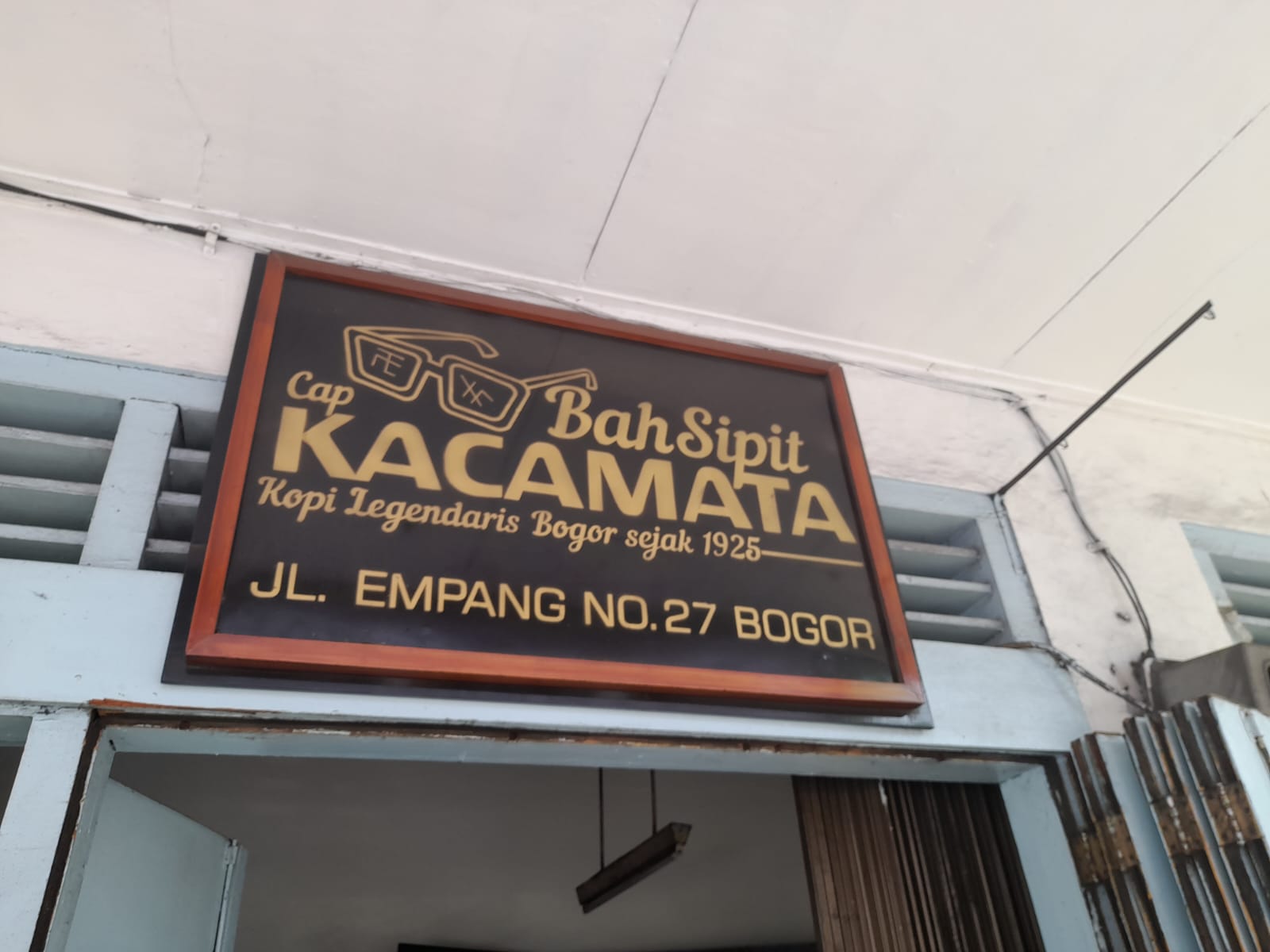 Kopi Cap Kacamata Bah Sipit