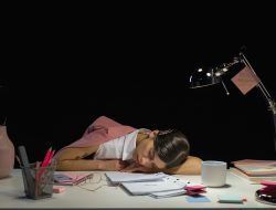 Workaholic: Ketika Seseorang Terobsesi Bekerja Melebihi Batas