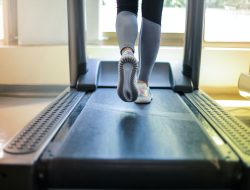 Hedonic Treadmill: Mengapa Kebahagiaan Selalu Kembali ke Titik Awal?