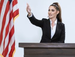 Public Speaking: Menguasai Seni Berbicara di Depan Umum