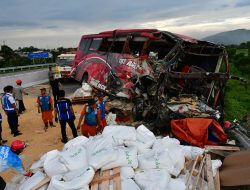 Tragis! Bus Pelajar Kecelakaan di Tol Pandaan-Malang