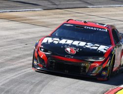 Aksi Legendaris Ross Chastain di Kejuaraan NASCAR 2022
