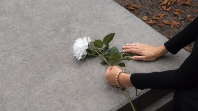 Ilustrasi Doa anak untuk orang tua (foto: freepik.com)