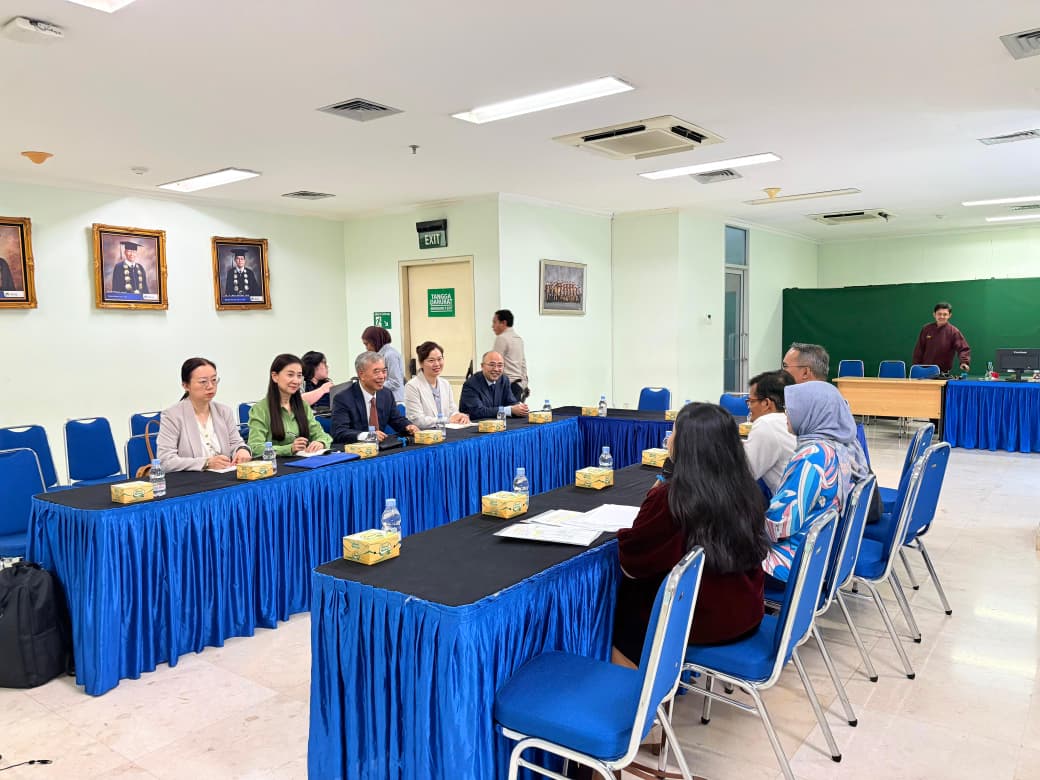 KUNJUNGAN CHINA LAW SOCIETY KE FH UNIVERSITAS AL AZHAR INDONESIA