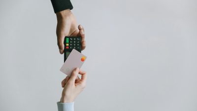 Kenapa Pengusaha Sekarang Lebih Suka Pembayaran Non Tunai?