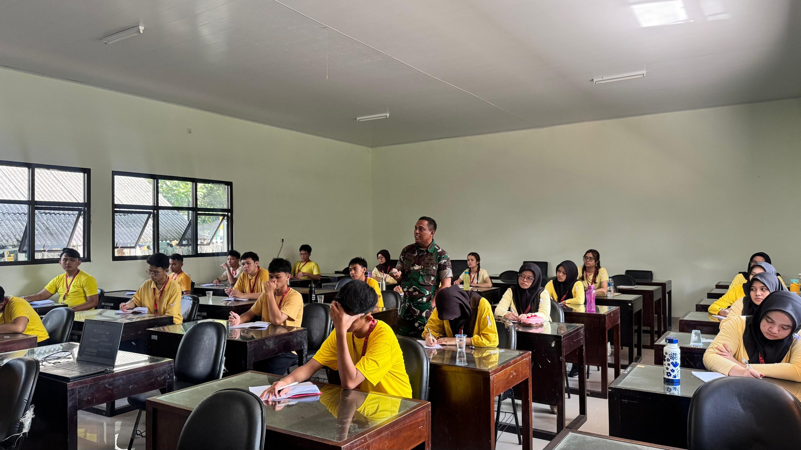 Suasana Kelas Pemberian Materi kepada Mahasiswa FH UAI