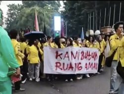 Demo Hardiknas: Mahasiswa Datangi Kemendiktisaintek
